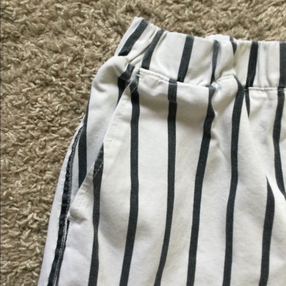 Forever 21 Shorts - Picture 2 of 13